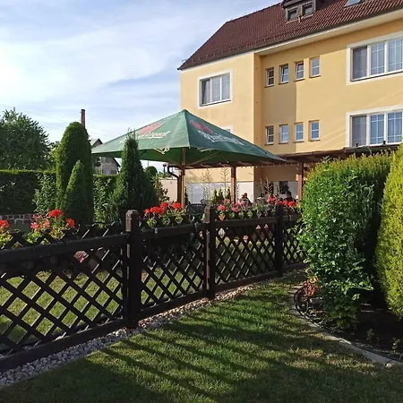 Guest house Pension A Restaurace U Mydlaru 3*