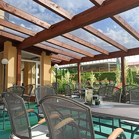 Pension A Restaurace U Mydlaru Guest house